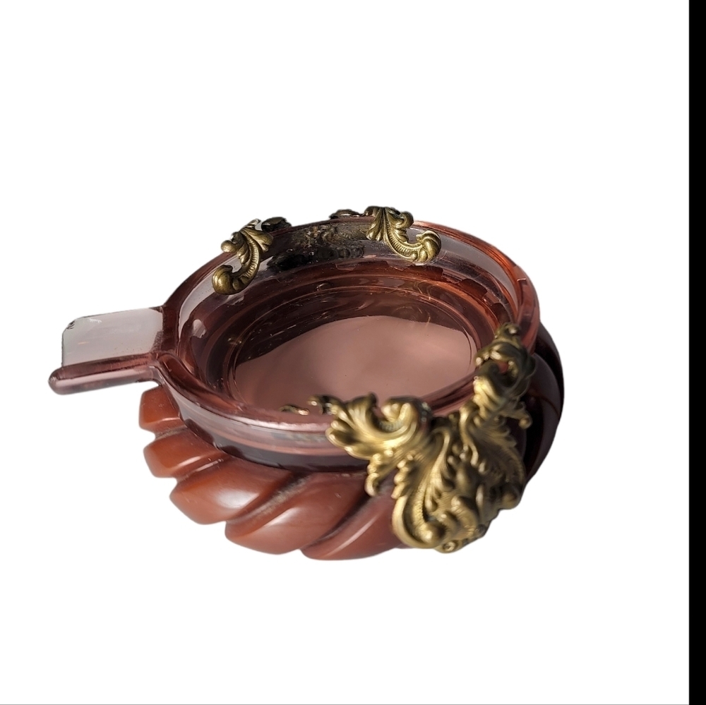 Cranberry glass cigar ashtray bakelite Ornate base gold tone trim MCM - Picture 7 of 9